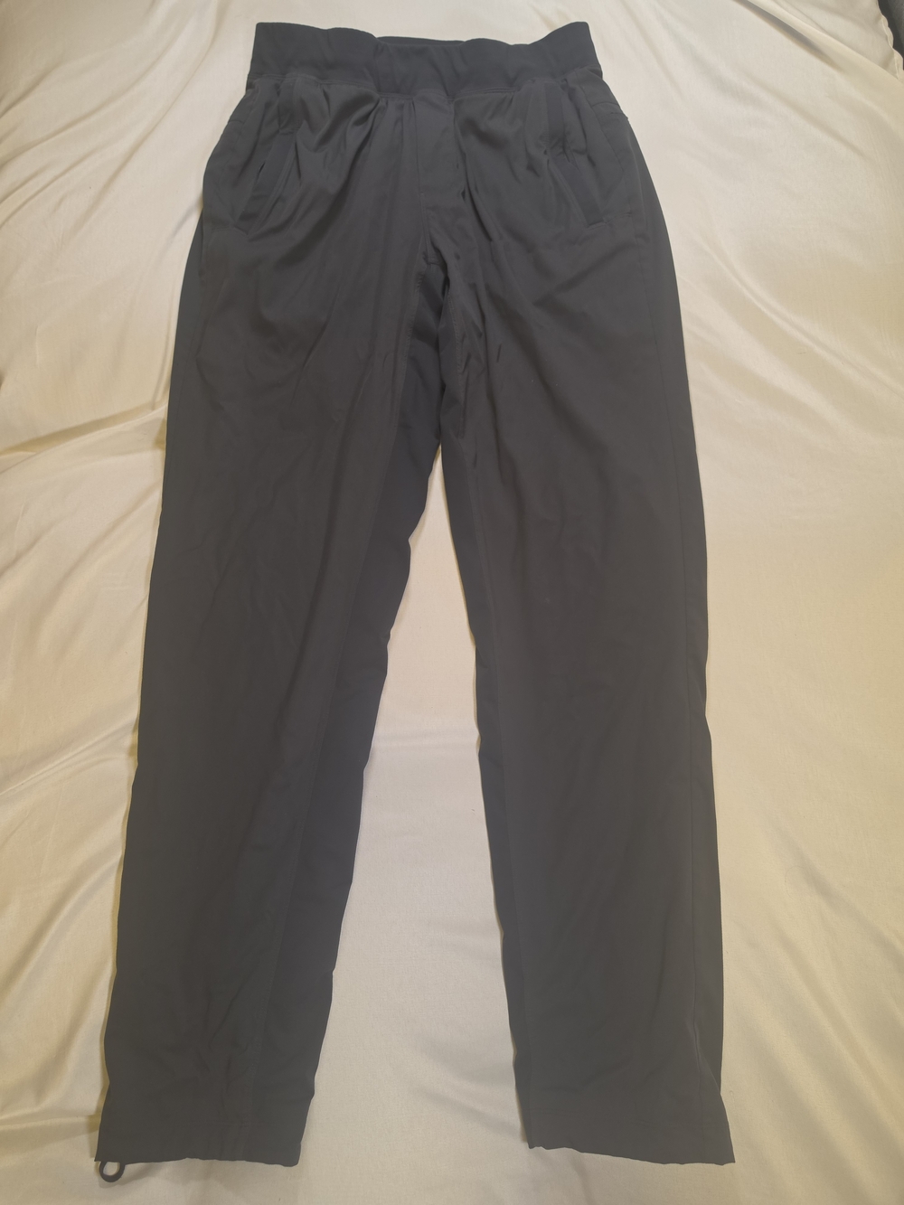 Lululemon Men’s Lightweight Athletic Pants / Joggers – Size Medium